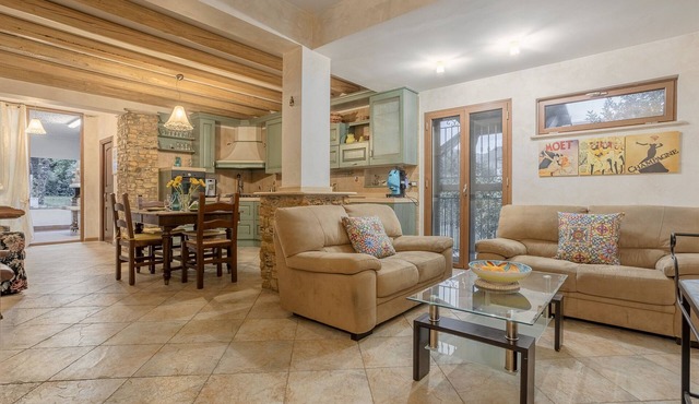 Villa 'Sorriso' with Private Pool, Wi-Fi and Air Conditioning