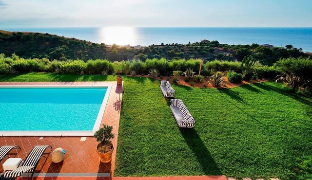 Villa Stellare, with private pool and sea views