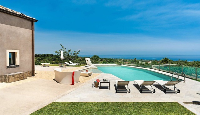 Villa Torre Etnea - Holiday Villa Rental with swimming pool in Zafferana Etnea, Sicily