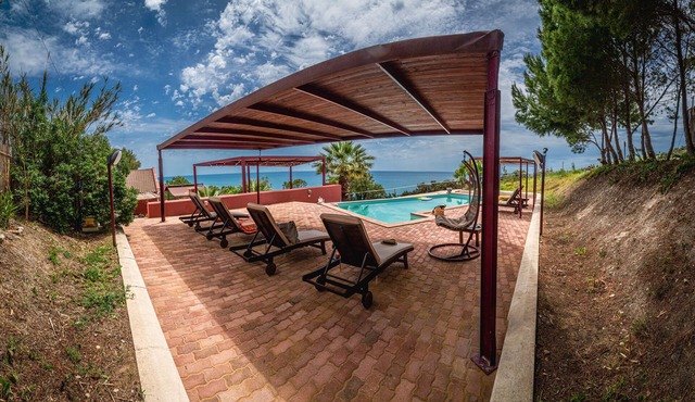 Villa w/private pool, close to the beach, immersed in a Naturalistic Reserve