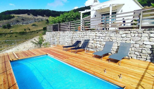 Villa with exclusive pool in total Privacy