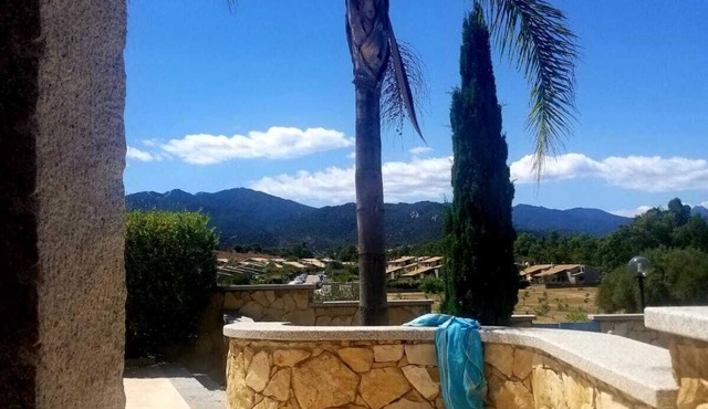 Villa with pool, zen and spacious. Cala Sinzias beach 300 m away.