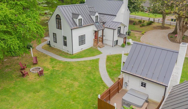 Vincent House - Historic Charm & Modern Comfort