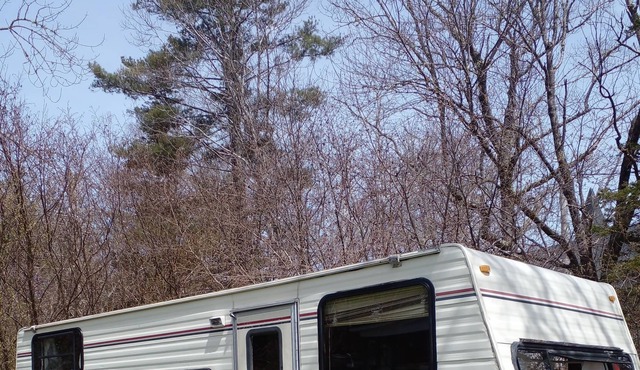 Vintage 4 person camper with all amenities