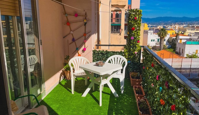 Vintage apartment 250 meters from the sea and 300 meters from the center of Milazzo!