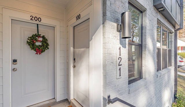 WaFo | Downtown | Walkable | Townhome