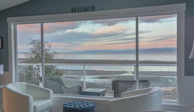 Walk on waterfront home in Qualicum Beach