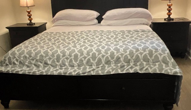 Walkin sunny basement with 2 bedroom and 2 bathrooms , very spacious and bright