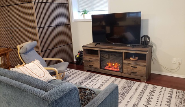 Walkout Garden 1-bedroom in Grande Prairie AC, WiFi, laundry, parking space
