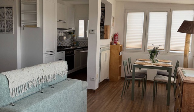 Warm atmosphere and bright apartment in North Rome a few km from the center