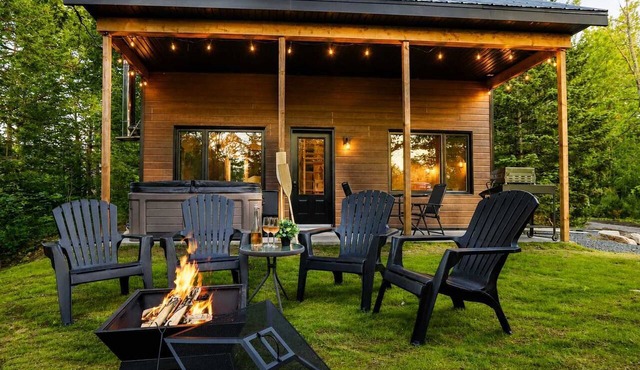 Waterfront Cabin with Spa | Le Colvert