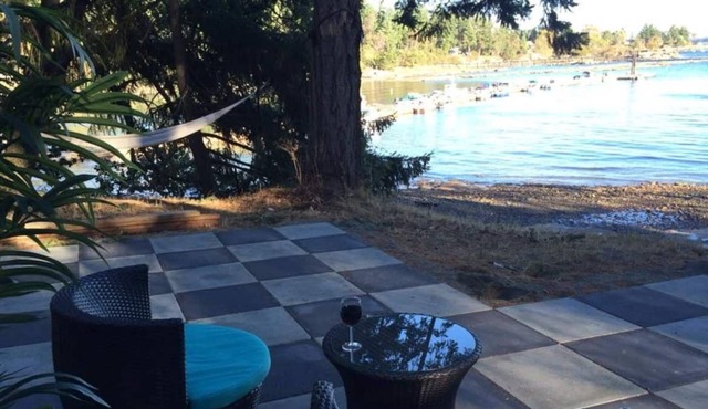 WATERFRONT Cottage