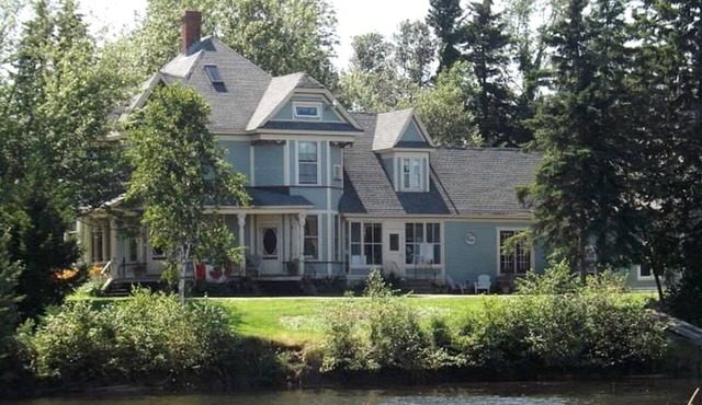 Waterfront Cottage Rental for Large Groups near Nova Scotia, Canada