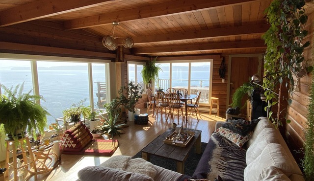 Waterfront Escape on Galiano Island BC