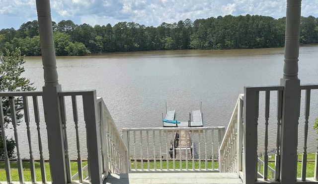 Waterfront home/dock & 2 kitchens/view 10 minutes from Carolina adventure world