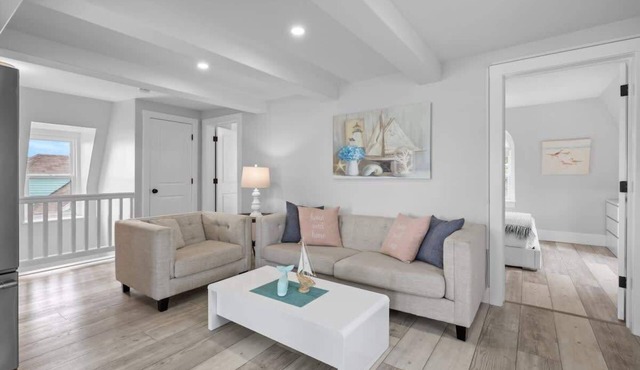 Waterfront Loft 2 Bedroom Posh Condo Downtown