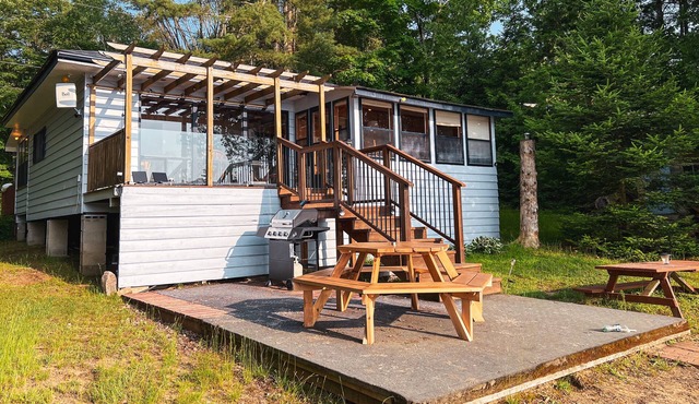 Waterfront Paradise Cove Cottage w/Private Beach