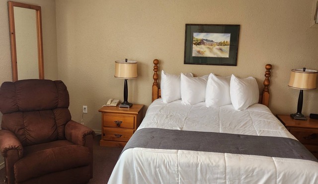 Welcome to Holiday Park Resort, where comfort meets resort style living.