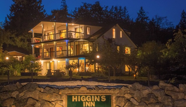 Where adventures begin. Spacious hotel suites in amazing Powell River