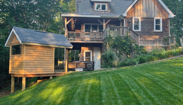 Whisper Creek Lodge! Lower Level Suite!