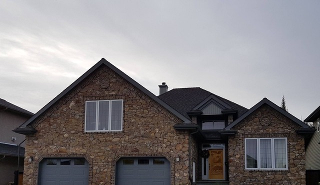 Whitetail Manor-1600 sq ft 2 bdrm basement suite