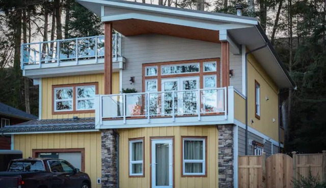 Windslow Guest Suite at Kye Bay Beach in Comox