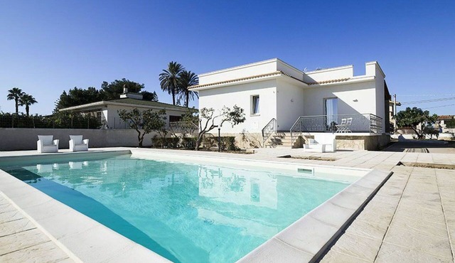 Wonderful private villa for 6 guests with A/C, WIFI, private pool, TV and terrace