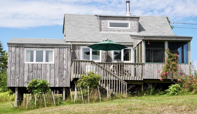 Writer's Retreat: Privacy within sight and sound of the sea