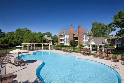 Wyndham 219 Modern 2br suite, Parking