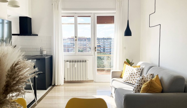 Yellow Sweet Home, to enjoy Rome with a breathtaking view of the city