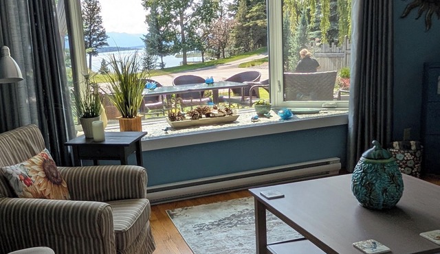 YOUR AUTHENTIC LAKE HOUSE GETAWAY AWAITS YOU :)