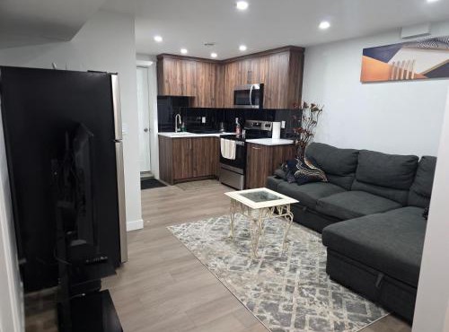YYC Cozy Suites