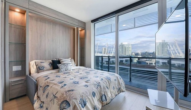 Zodiac Palaces 1BD + 1Den in Downtown #6