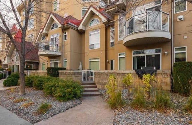 #146 Two Bed Ground Level Condo Discovery Bay
