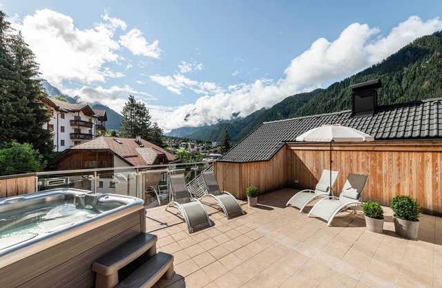 Apartment "Set Residenz Bun Sté" with Mountain View, Sauna & Balcony