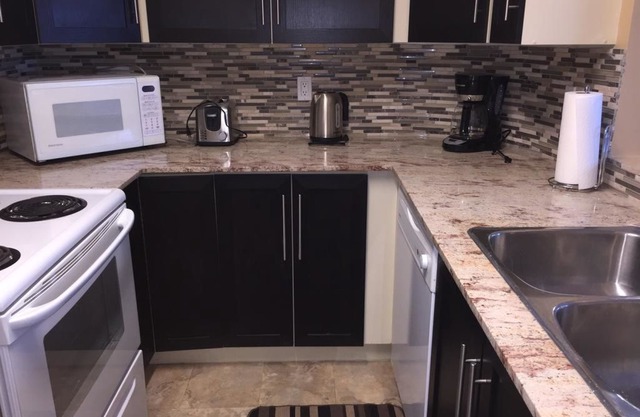 Olympic Suites Vacation Rental - One Bedroom (3)