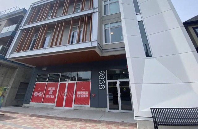 Perfect Brand New Condo Downtown Sidney