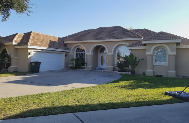 Recently updated, modern condo with a Gulf view from the balcony! Free Wifi! in Miramar Beach