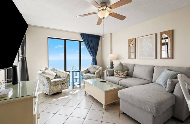 Steps from the ocean, spacious condo w/fitness center, indoor and outdoor pools, hot tub