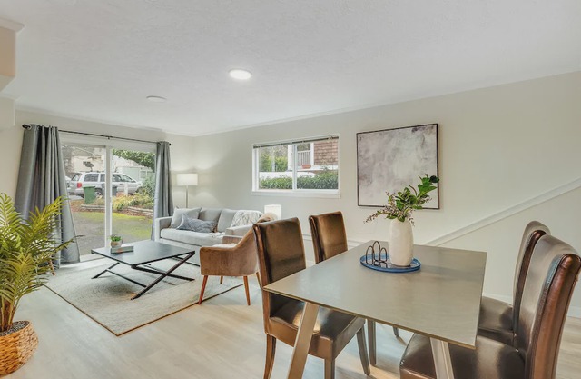 Walnut St. Suite in the heart of Fernwood