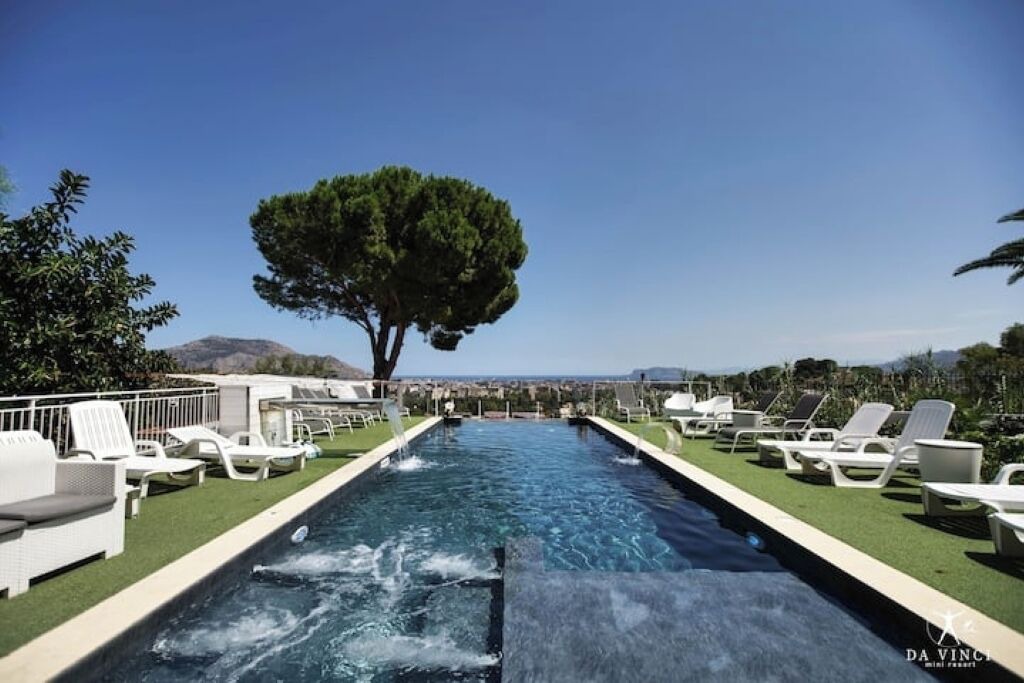 Palermo Apartment | Exclusive Apartment in Villa with Pool - A Corner of Paradise