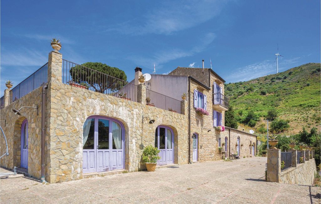 Photo of Buildings in Caccamo