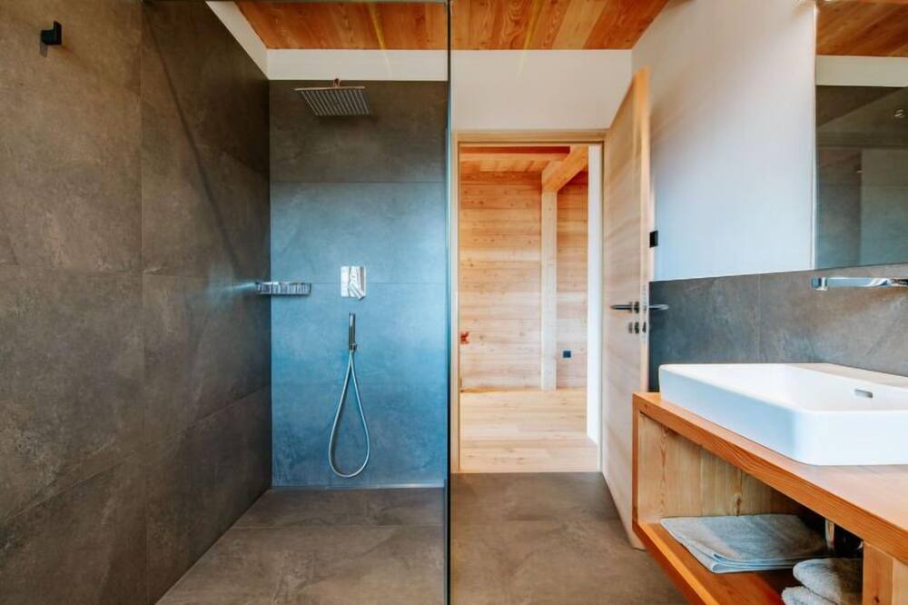 Photo of Bathroom in San Genesio Atesino