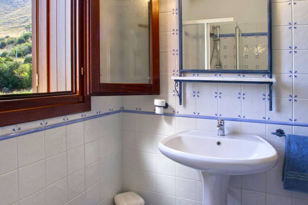 Photo of Bathroom in Macari