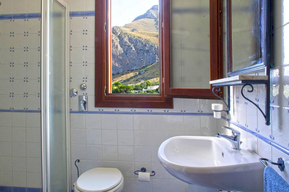 Photo of Bathroom in Macari
