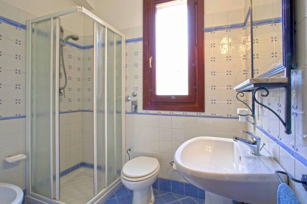 Photo of Bathroom in Macari