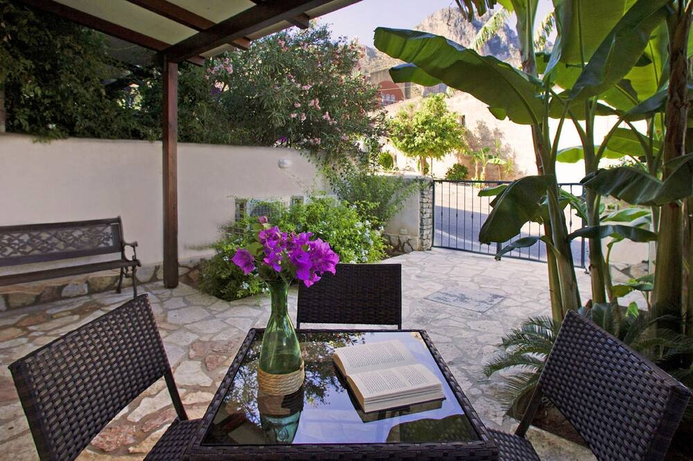 Photo of Patio Balcony in Macari