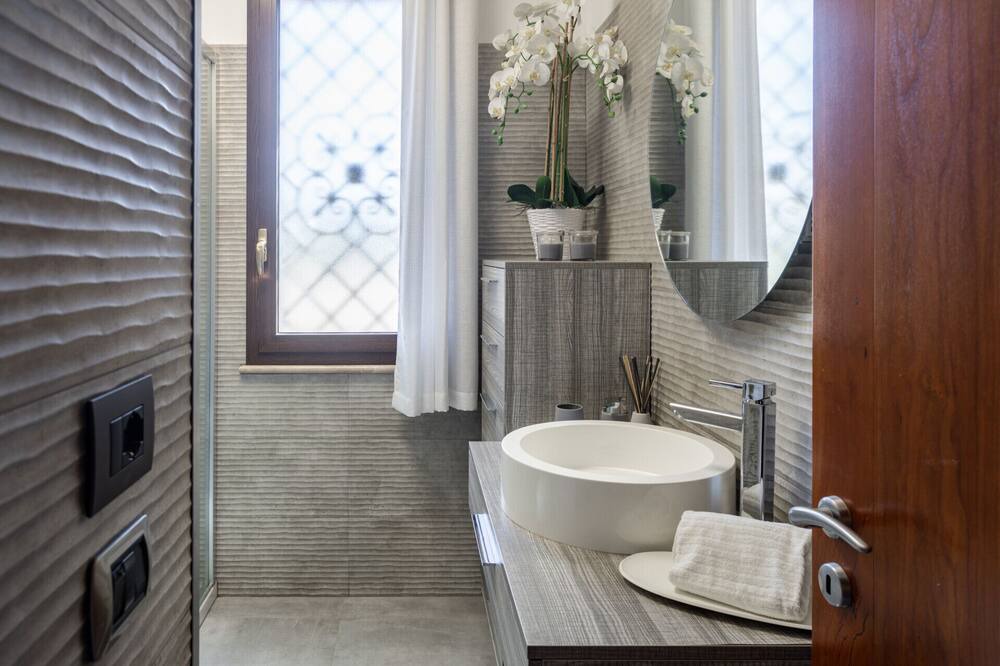 Photo of Bathroom in Marsala