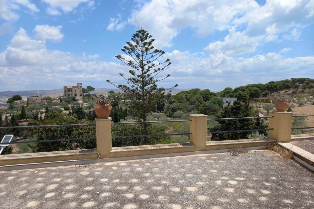 Photo of Others in Licata