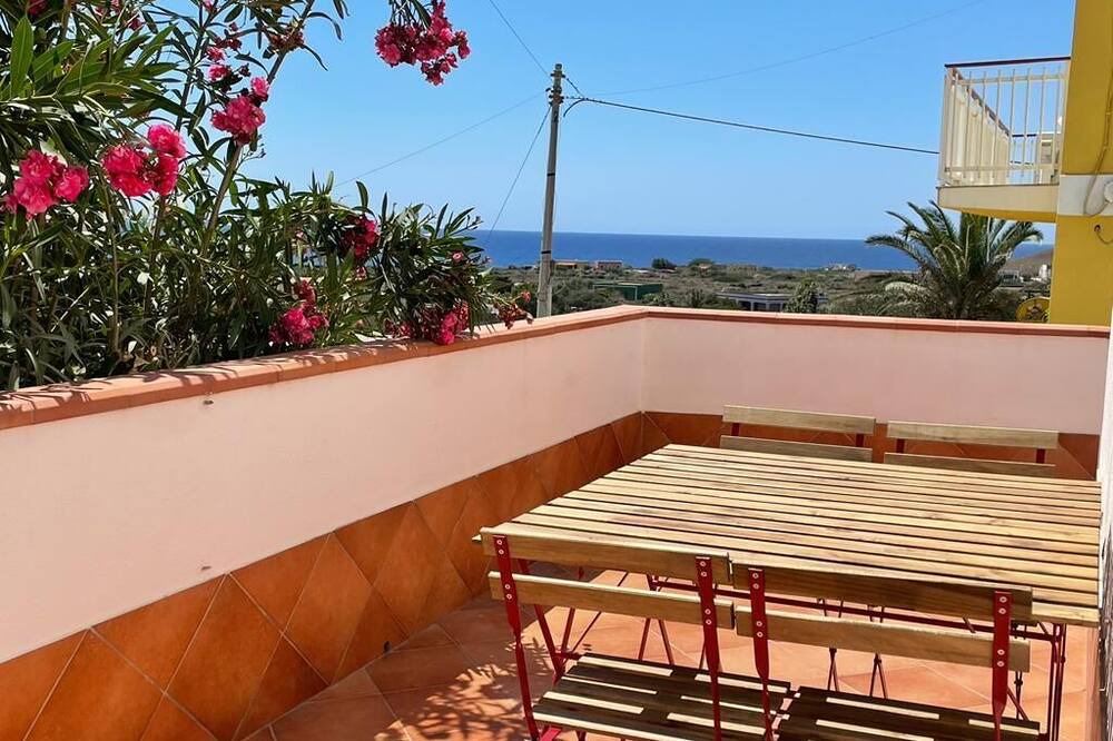 Photo of Patio Balcony in Linosa